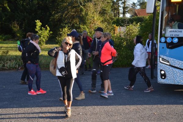 marcheurs-569515282E-B39E-FCF1-7CC3-553035C662B2.jpg